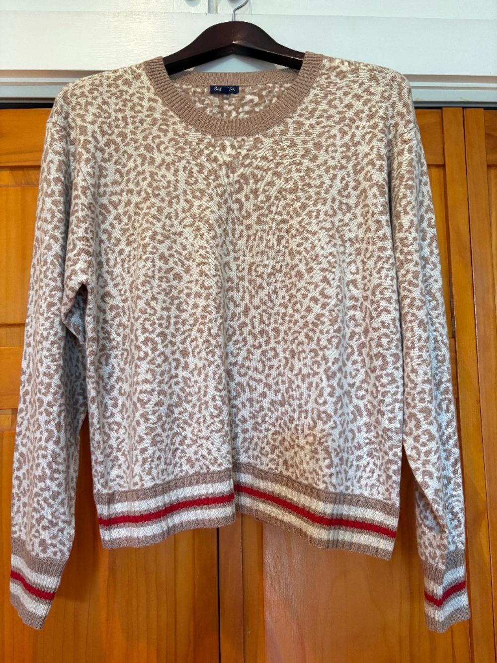 Splendid Leopard Print Sweater Tan, Cream/White and Red, Size X-Large, Camel Hot